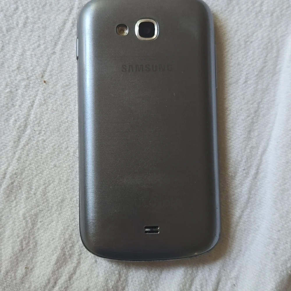 Samsung‎ Smartphone 4G LTE in Sleek Gray
